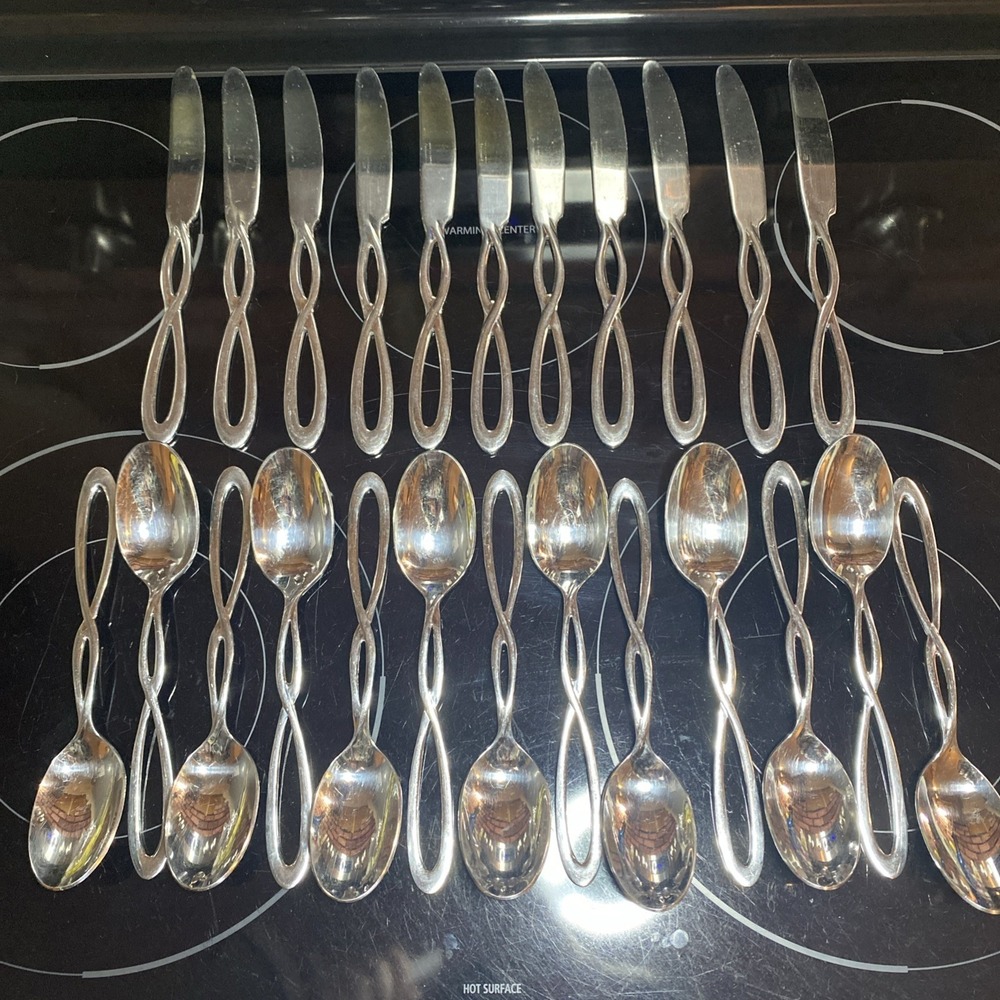 Cambridge Allusion Infinity 24 Pc Lot 11 Knives 13 Larger Spoons